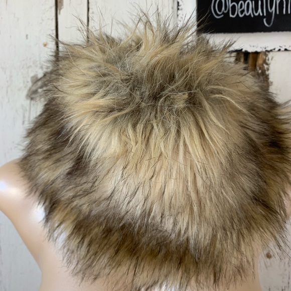 Madden girl faux fur brown cowl scarf - Picture 2 of 6